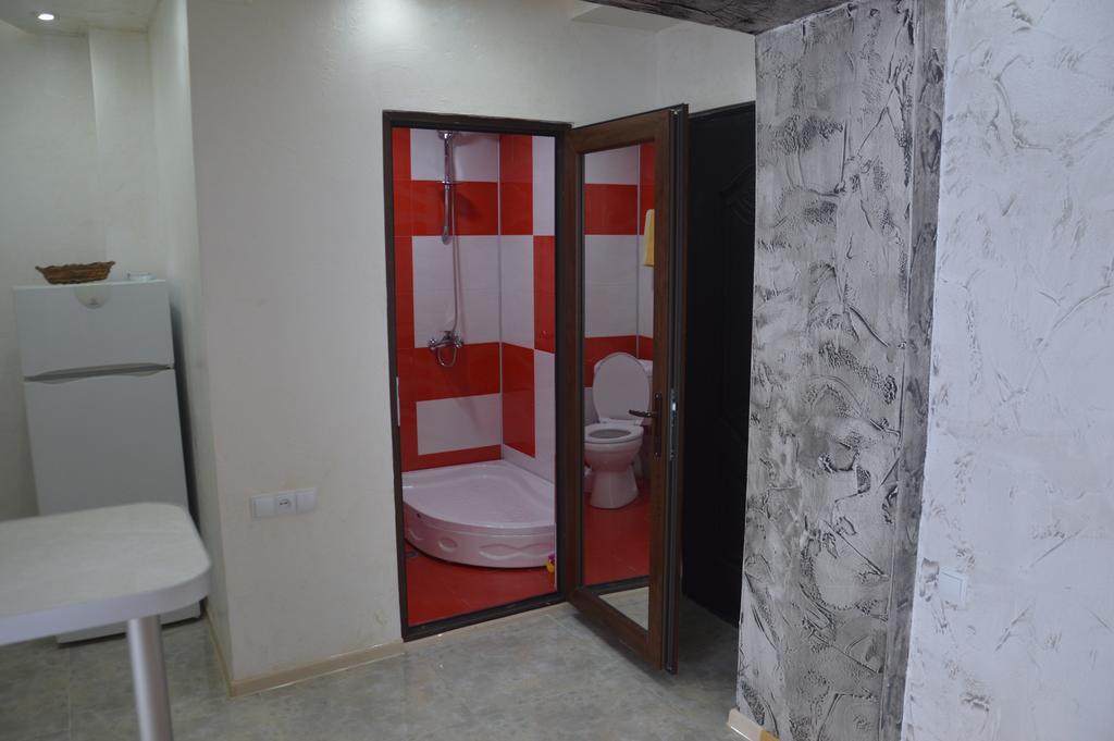 Irakli'S Apartment With Sea View บาทูมิ ห้อง รูปภาพ