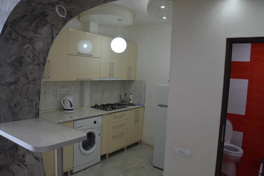 Irakli'S Apartment With Sea View บาทูมิ ห้อง รูปภาพ