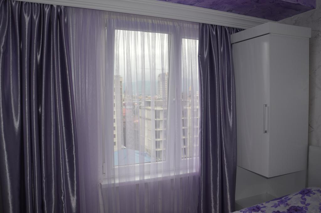 Irakli'S Apartment With Sea View บาทูมิ ห้อง รูปภาพ