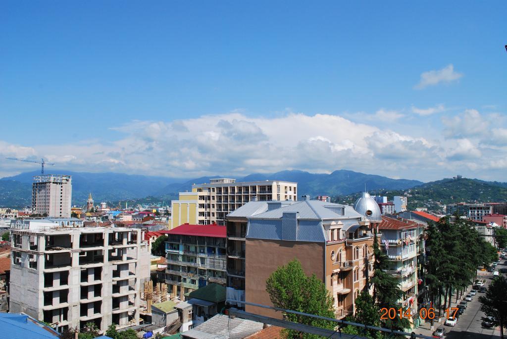 Irakli'S Apartment With Sea View บาทูมิ ห้อง รูปภาพ