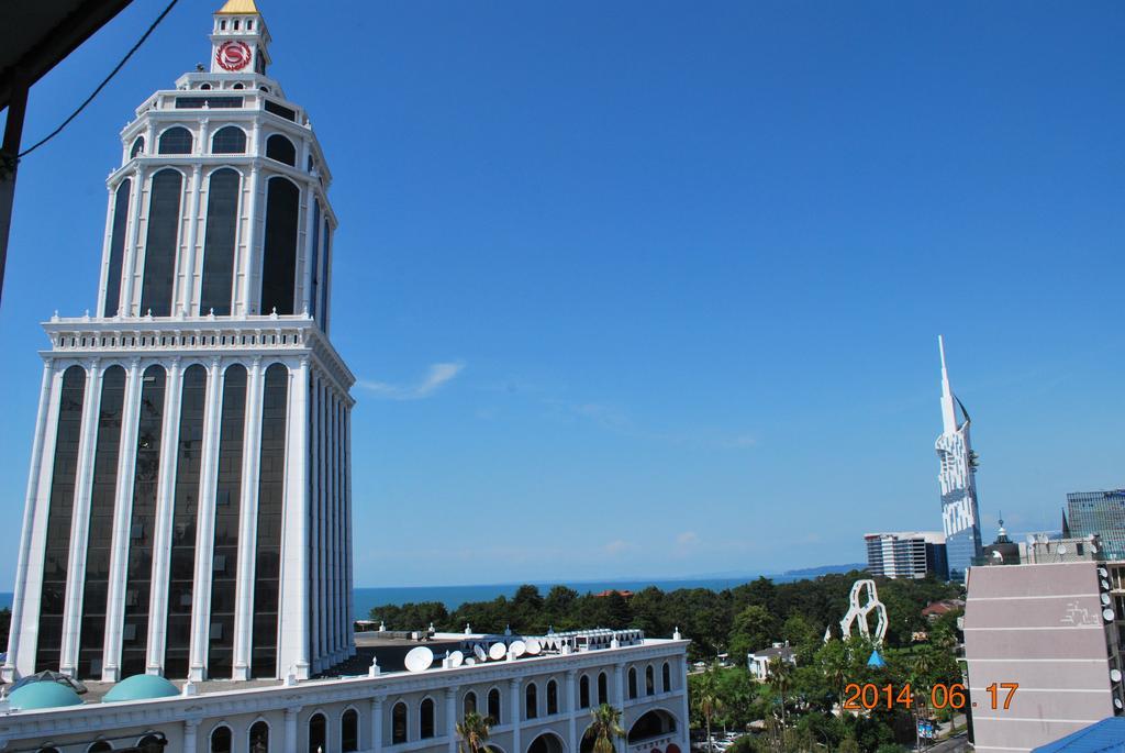 Irakli'S Apartment With Sea View บาทูมิ ห้อง รูปภาพ